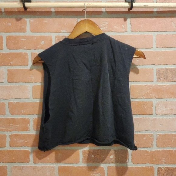 Forever 21 kiss shirt small.                   Bin 30 - Picture 5 of 10